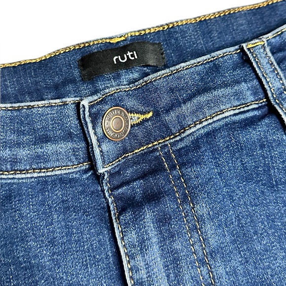 Ruti Barrel Leg Jeans - Picture 6 of 8